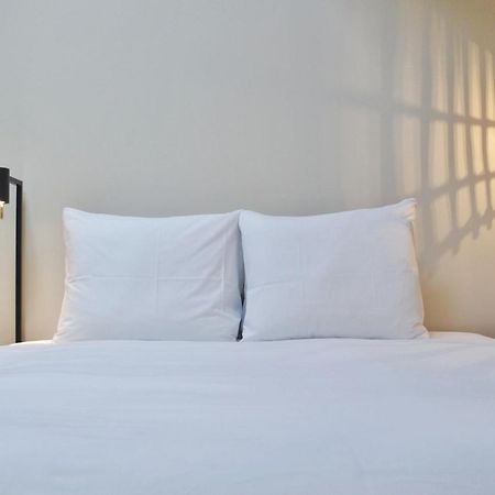 Van Heeckeren Apartments & Suites Buren บูเริน ภายนอก รูปภาพ