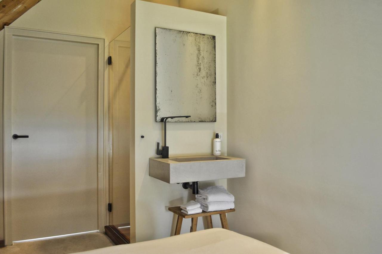 Van Heeckeren Apartments & Suites Buren บูเริน ภายนอก รูปภาพ